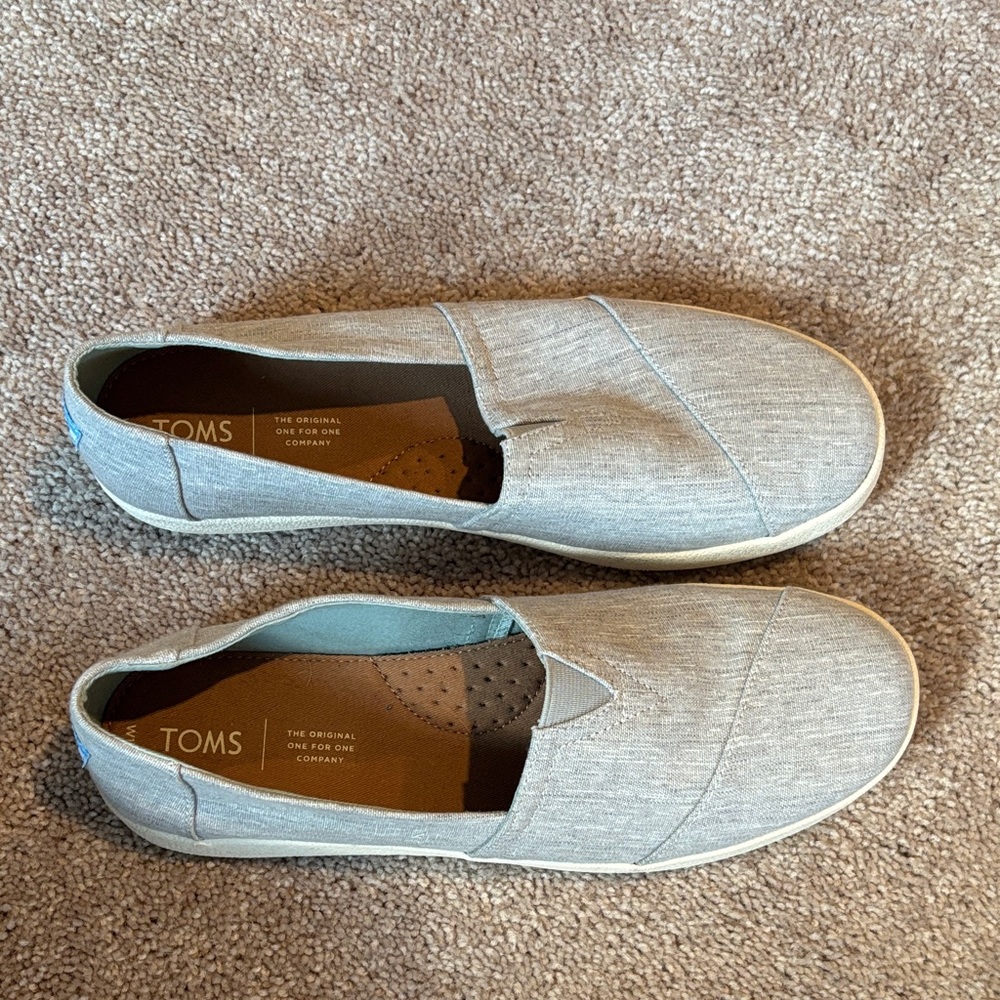 TOMS Women’s Light Gray Slip-On Loafers